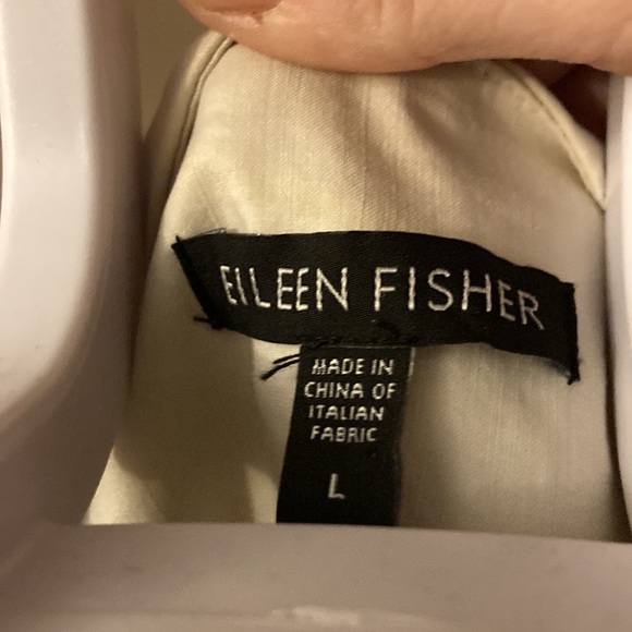 Eileen Fisher L ivory silk lined zip up jacket. Light faux leather shell. - Picture 5 of 7